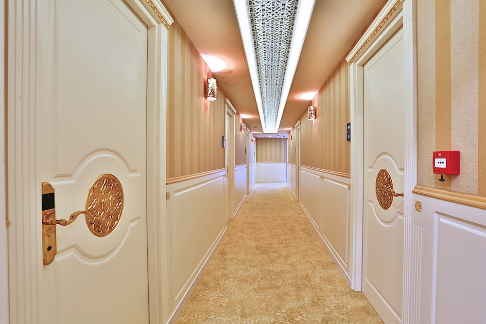 HOTEL EMIRHAN PALACE 9/67