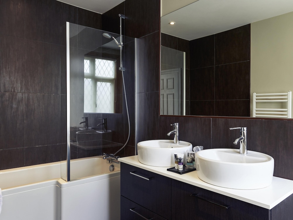 Mercure Thame Lambert Hotel 46/49