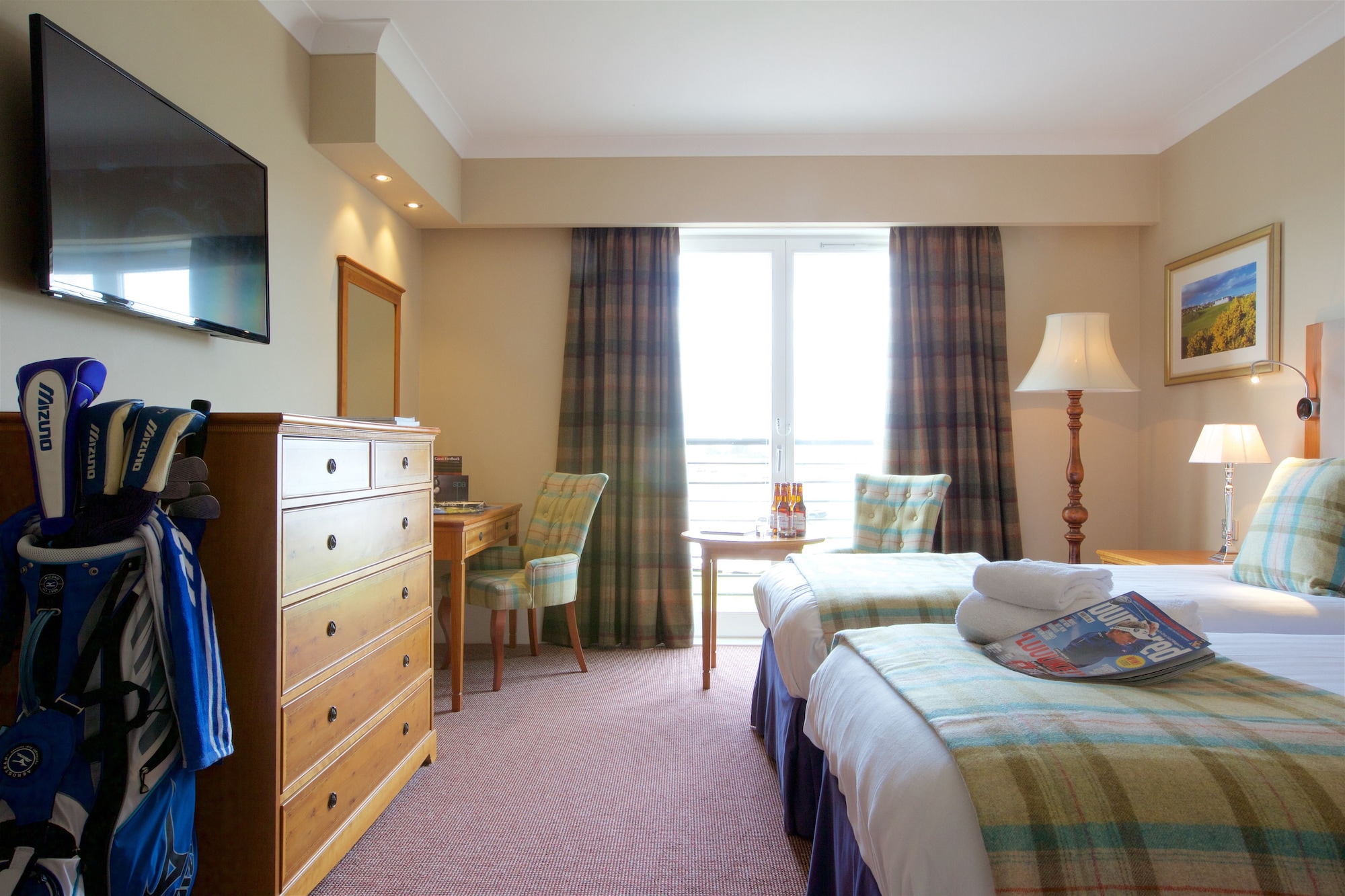 Room, Twin Beds, Golf Course View