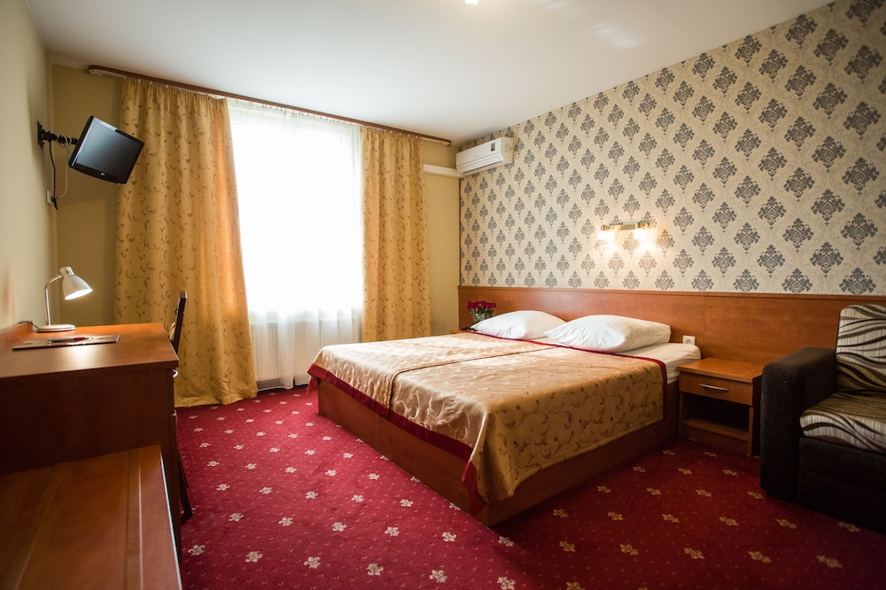 Maksymilian Hotel 10/70