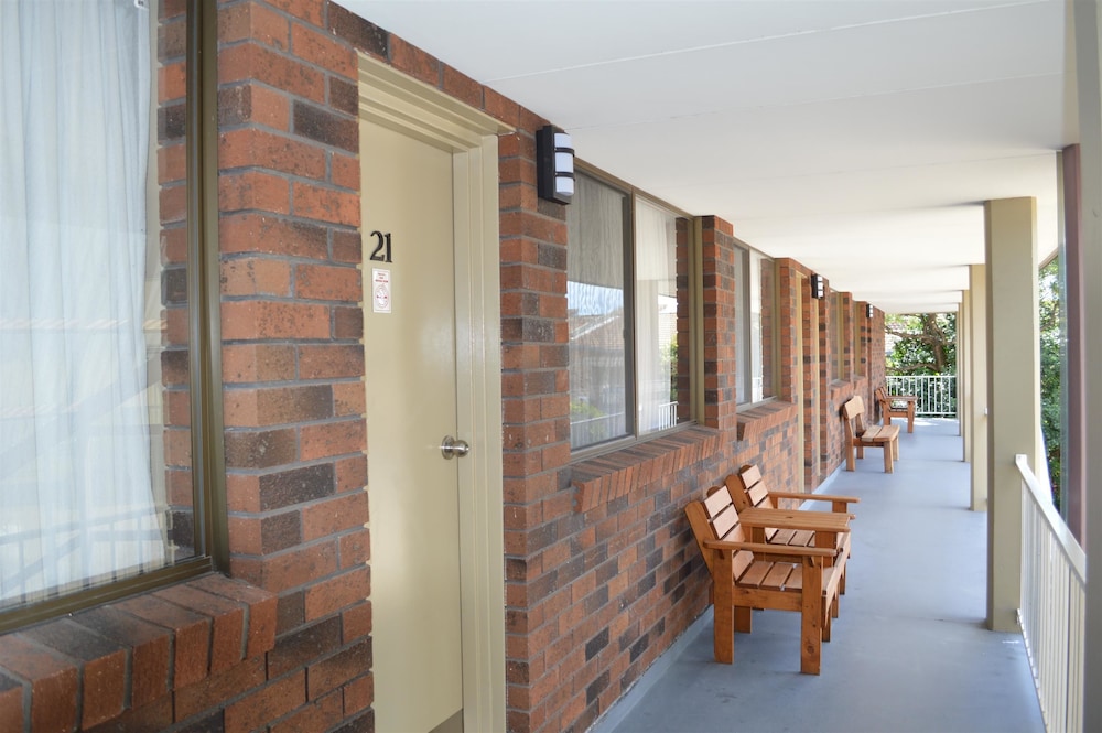 Best Western Parkside Motor Inn 25/33