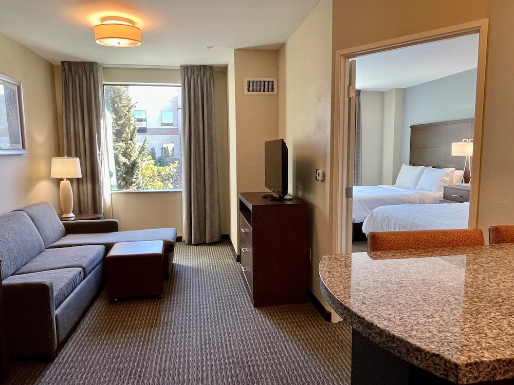 Staybridge Suites Carlsbad/San Diego 42/73