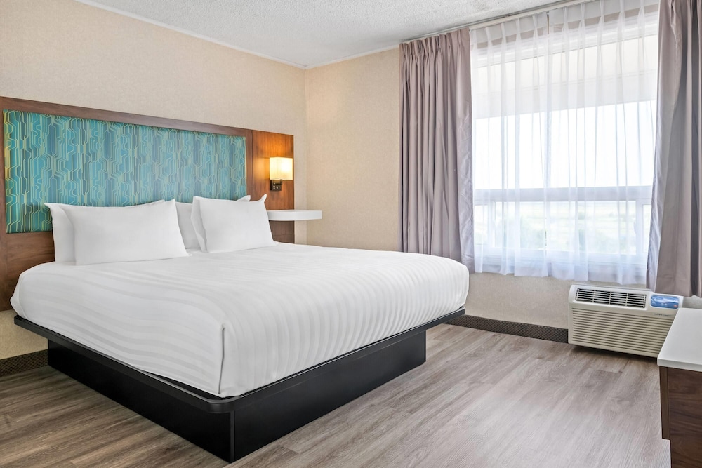 Travelodge by Wyndham Amherst 13/48