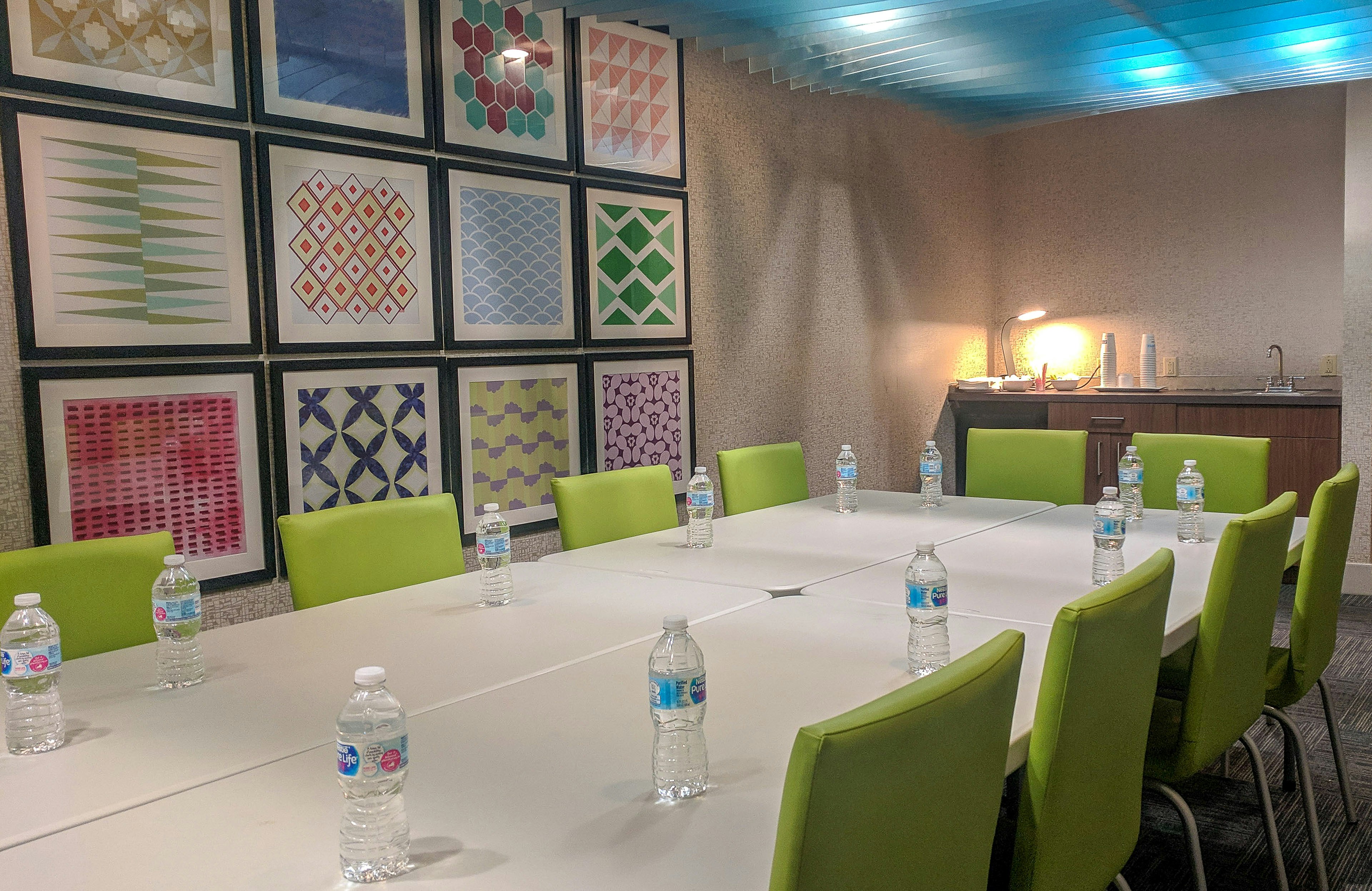 Holiday Inn Express Fort Wayne-East(New Haven) 36/39