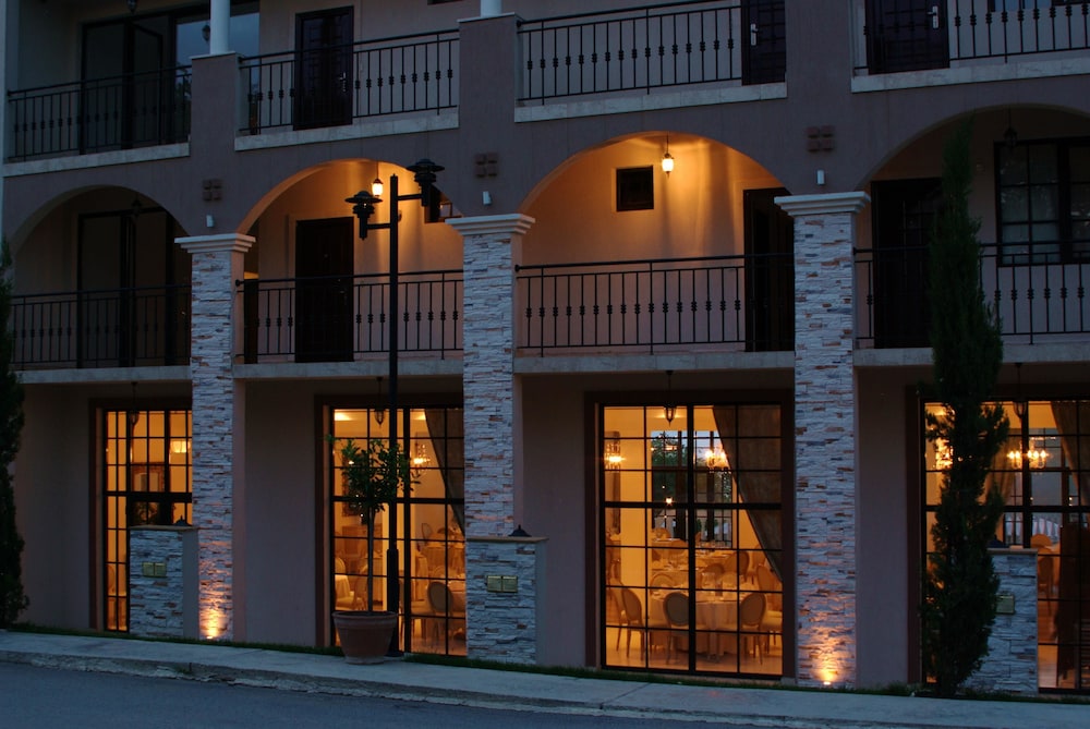 The Cliff Beach And Spa 53/58