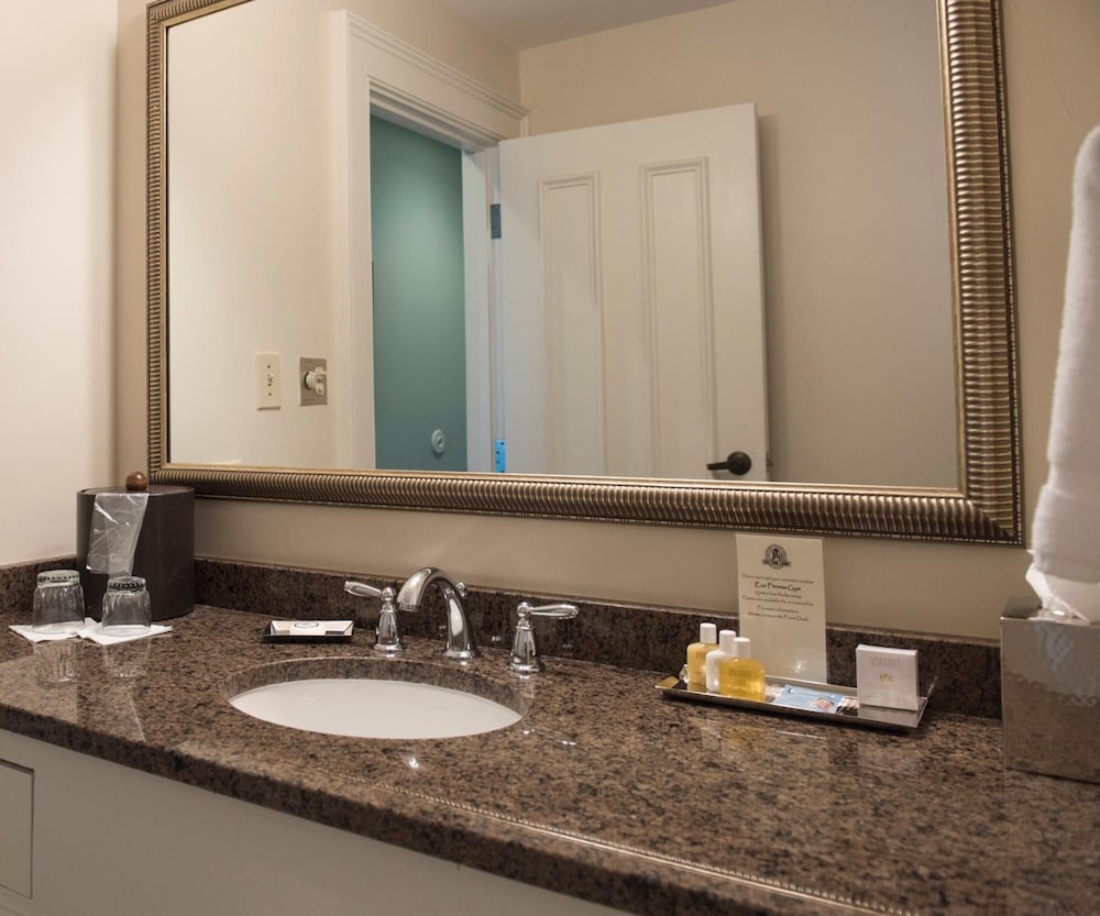 Fulton Lane Inn 58/68