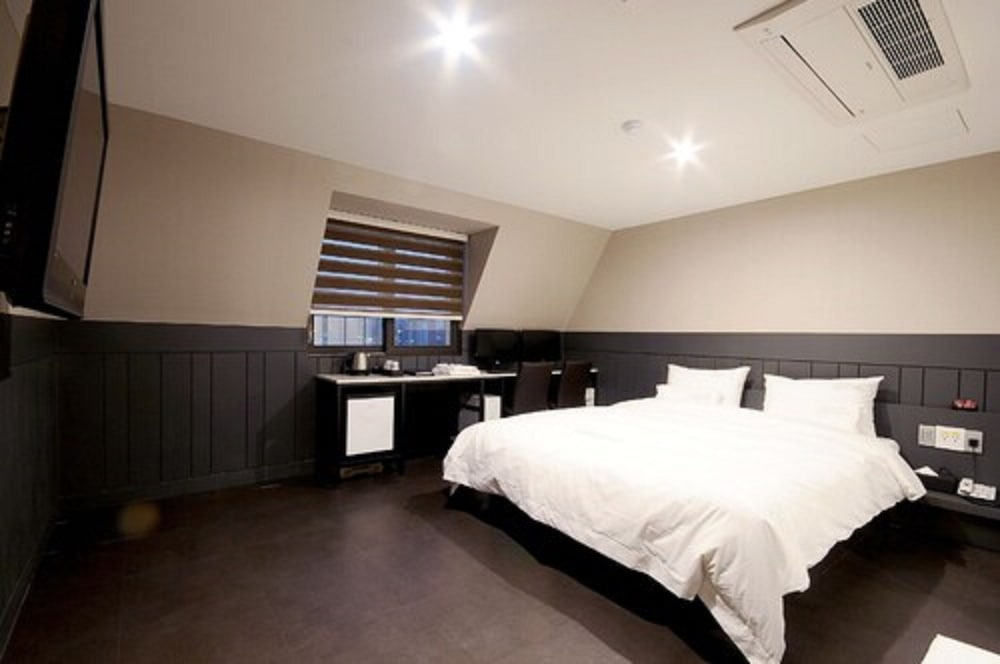 Deluxe, King Bed