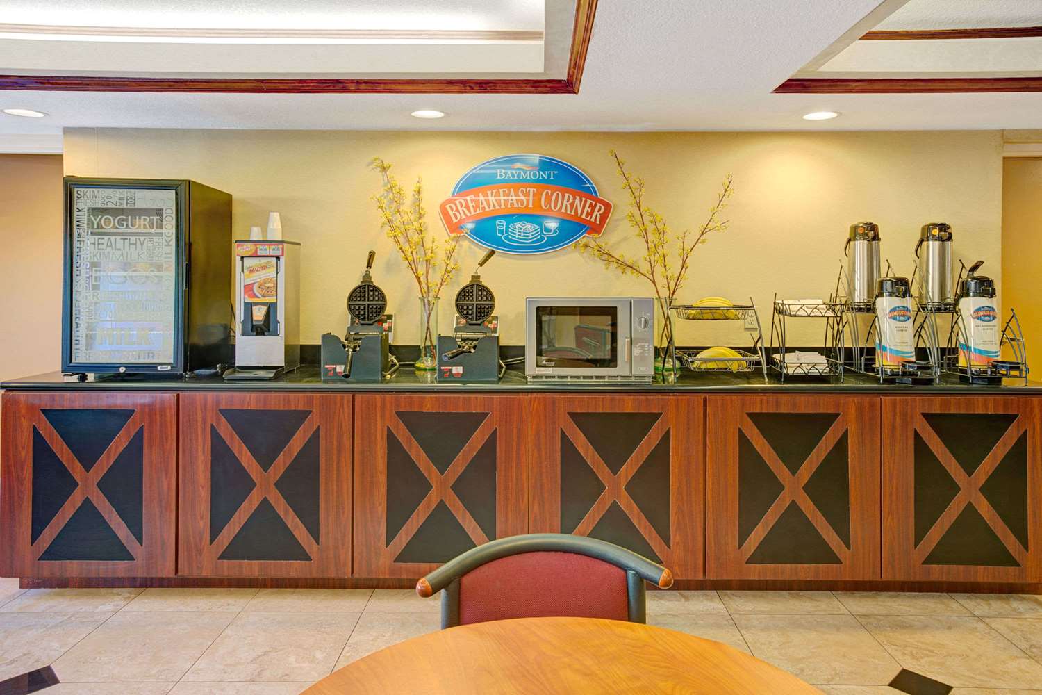 Garnet Inn and Suites Orlando 7/24