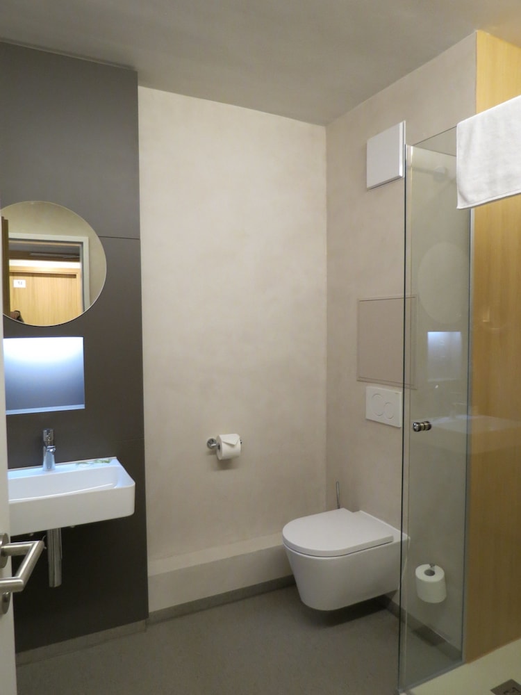 Hotel Neuthor 44/50