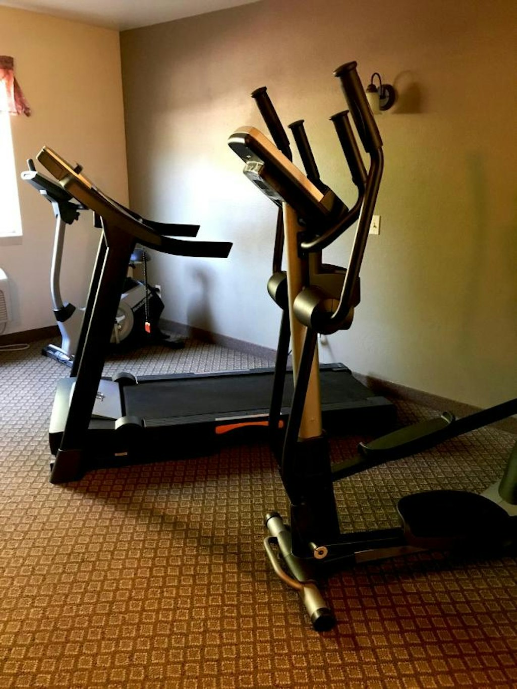 FAIRBRIDGE INN & SUITES KELLOGG 33/48