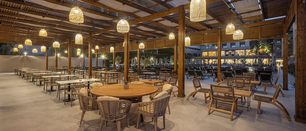 Villa Sunflower Beach Hotel 44/50