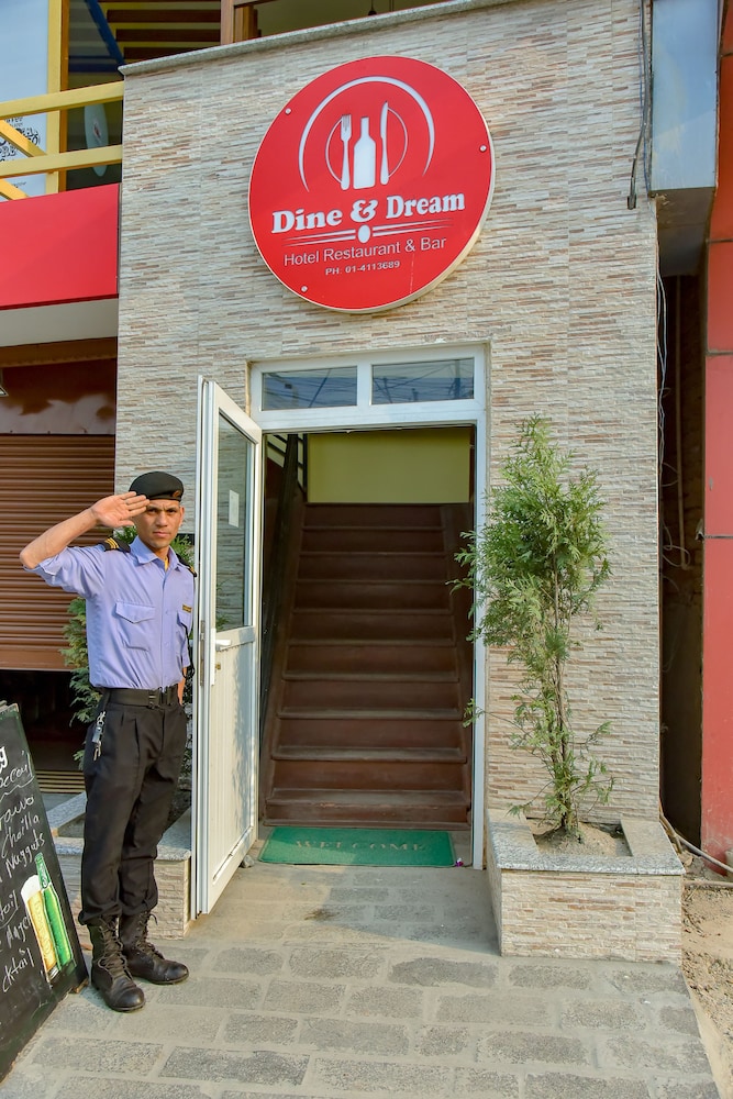 Hotel Dine & Dream 12/33