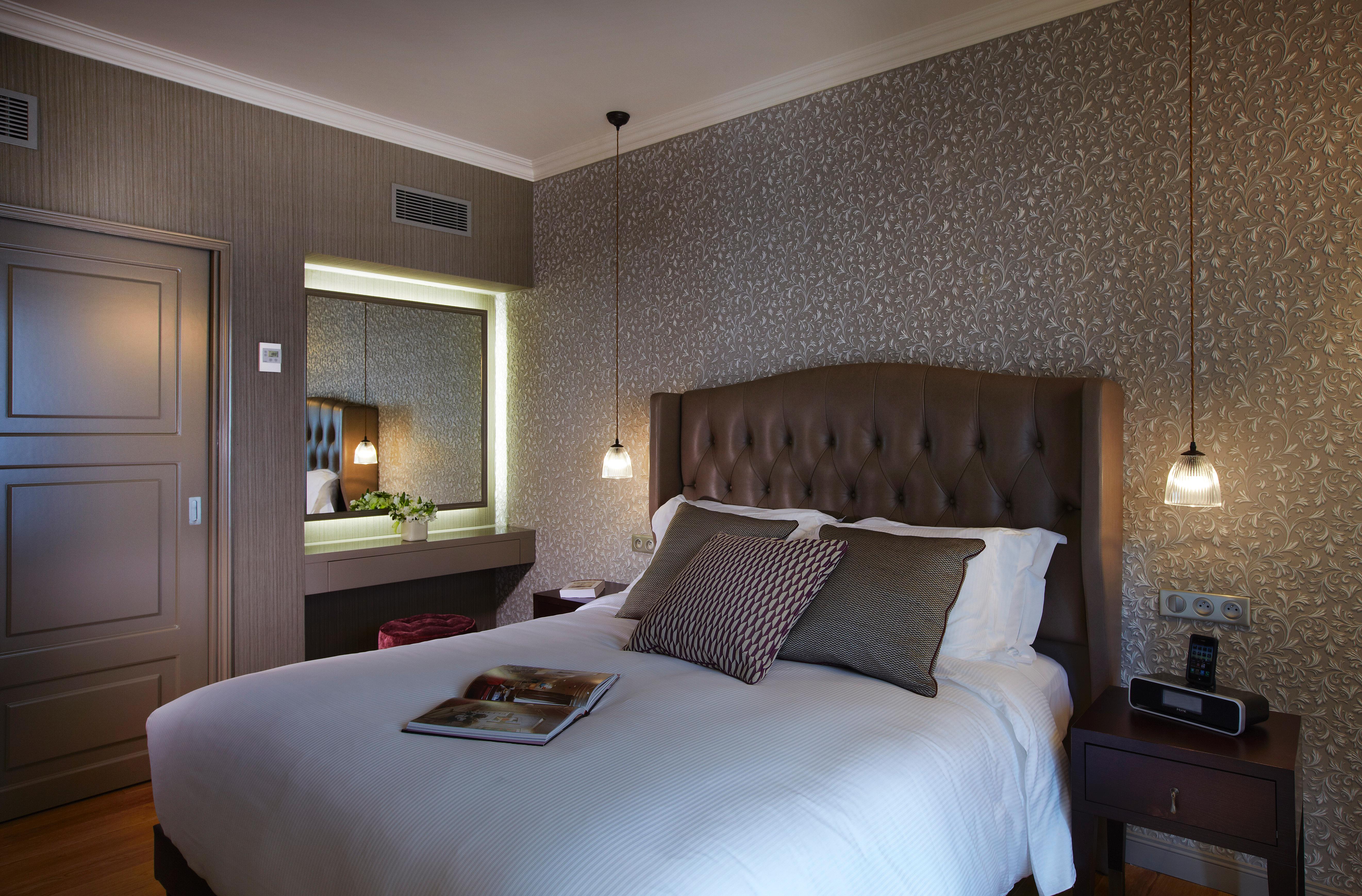 Executive, Suite