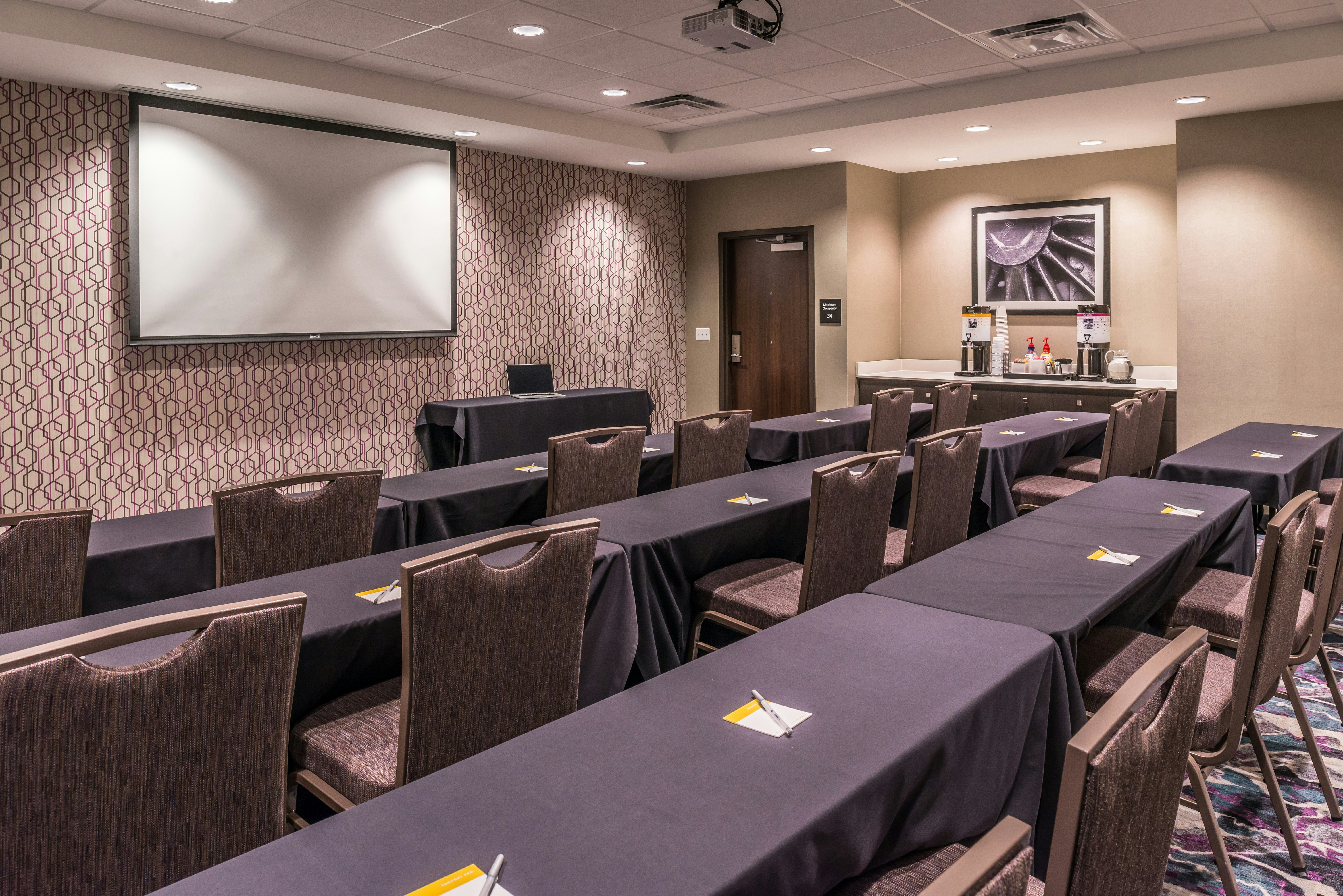Hampton Inn & Suites Wixom 52/61