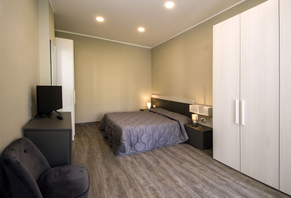 TRADITIONAL, SUITE