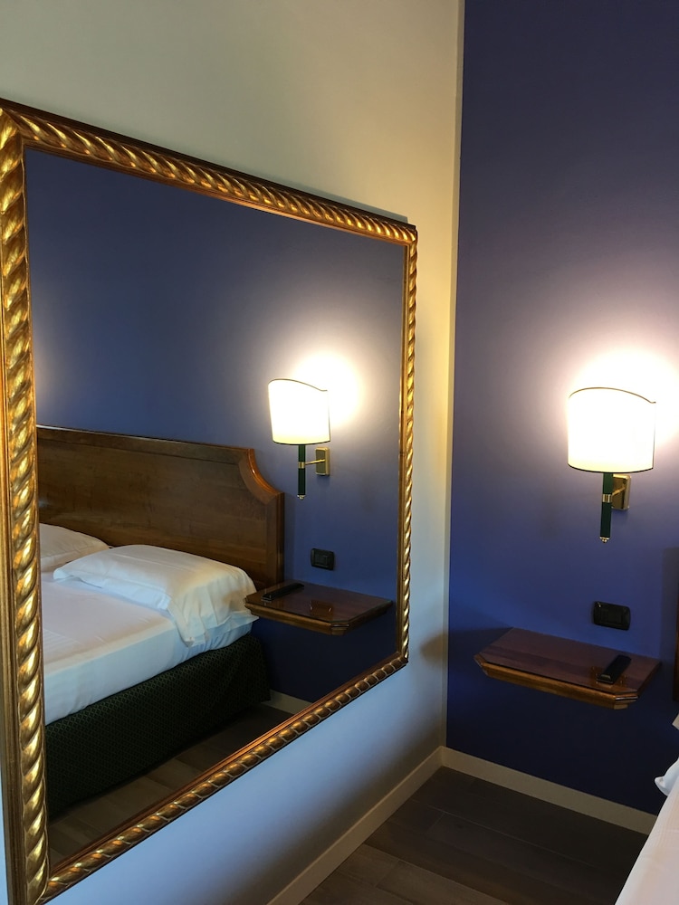Hotel Don Carlo 15/50