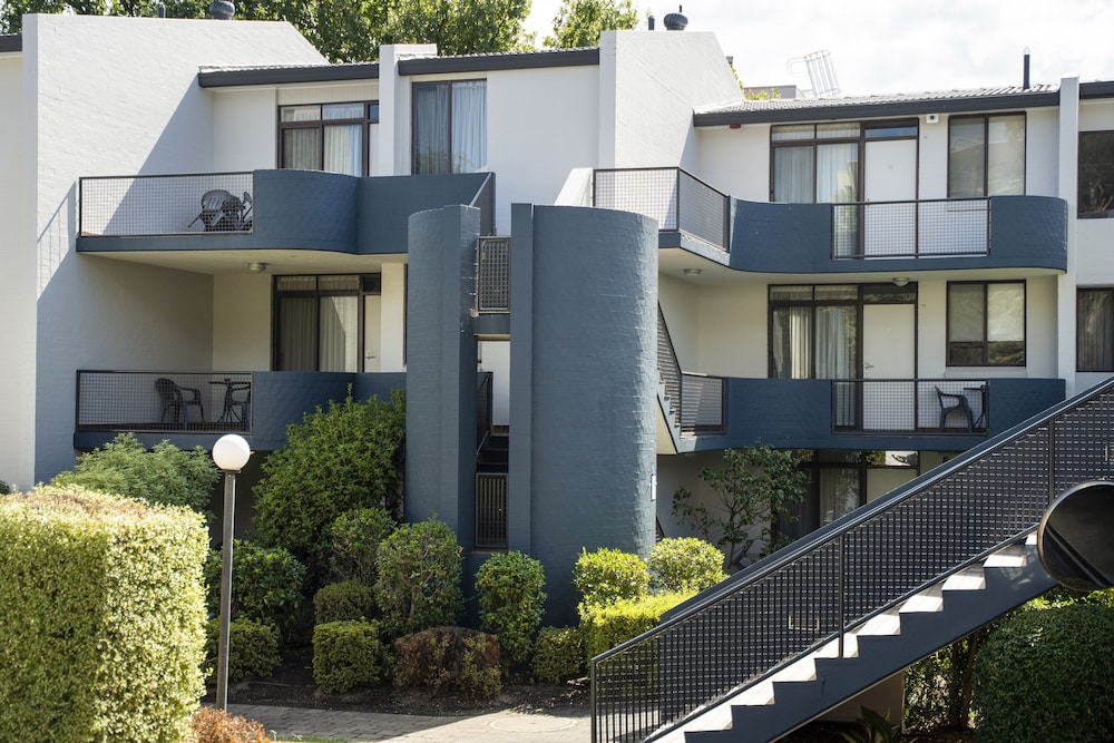 MANUKA PARK SERVICED APARTMENTS 7/58