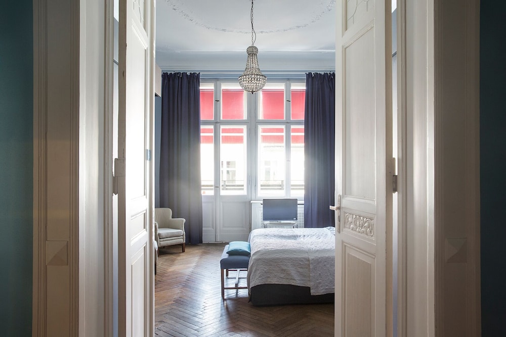 Hotel Art Nouveau 35/65