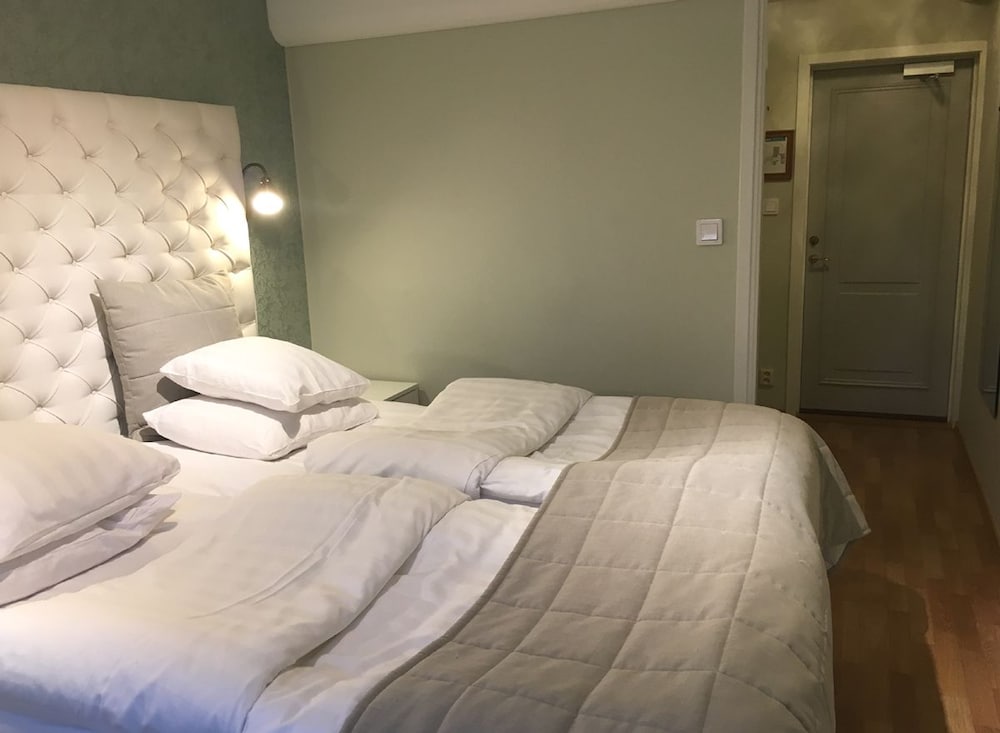 Sundbyholms Slott 18/50