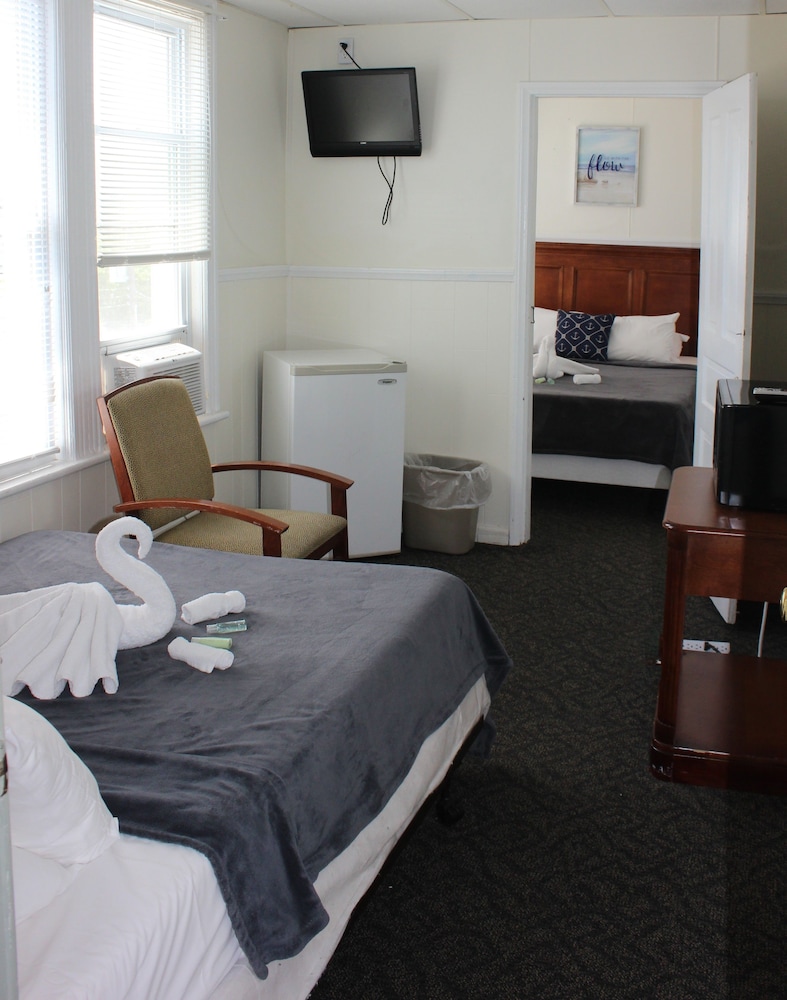 Blue Water Inn 6/46