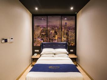 DELUXE, DOUBLE OR TWIN BED