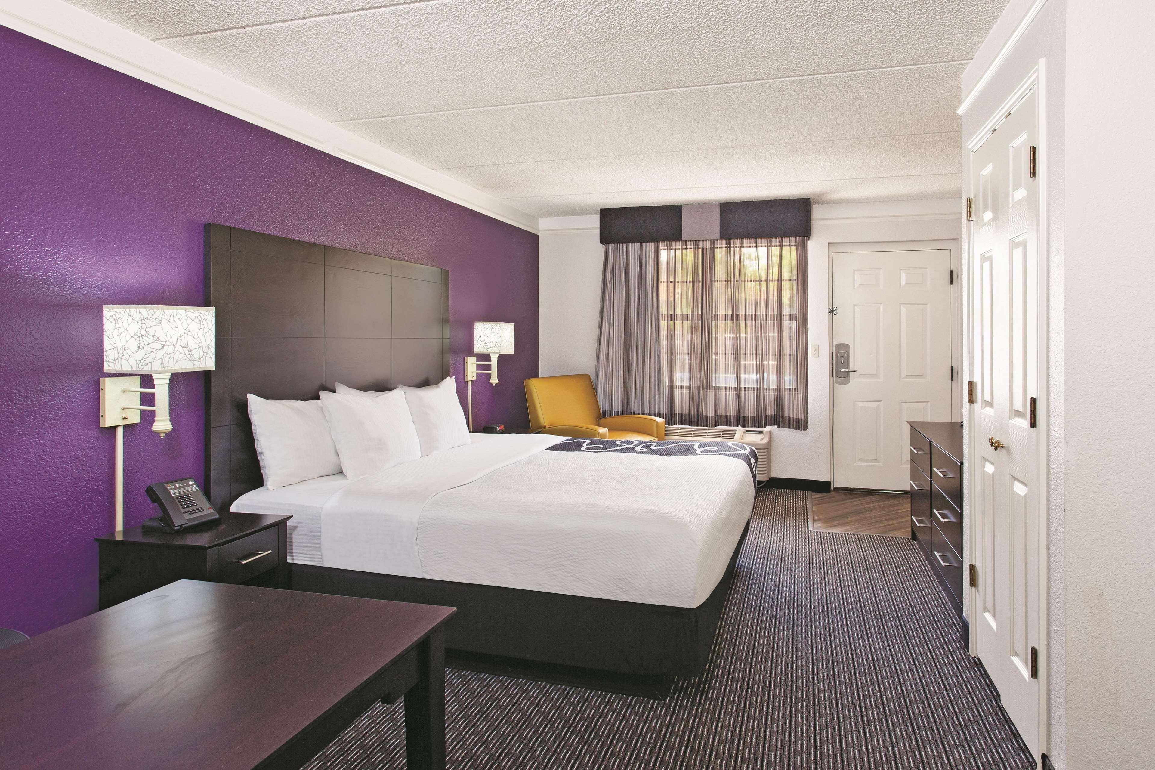 غرفة، La Quinta Inn Fresno Yosemite 2/4
