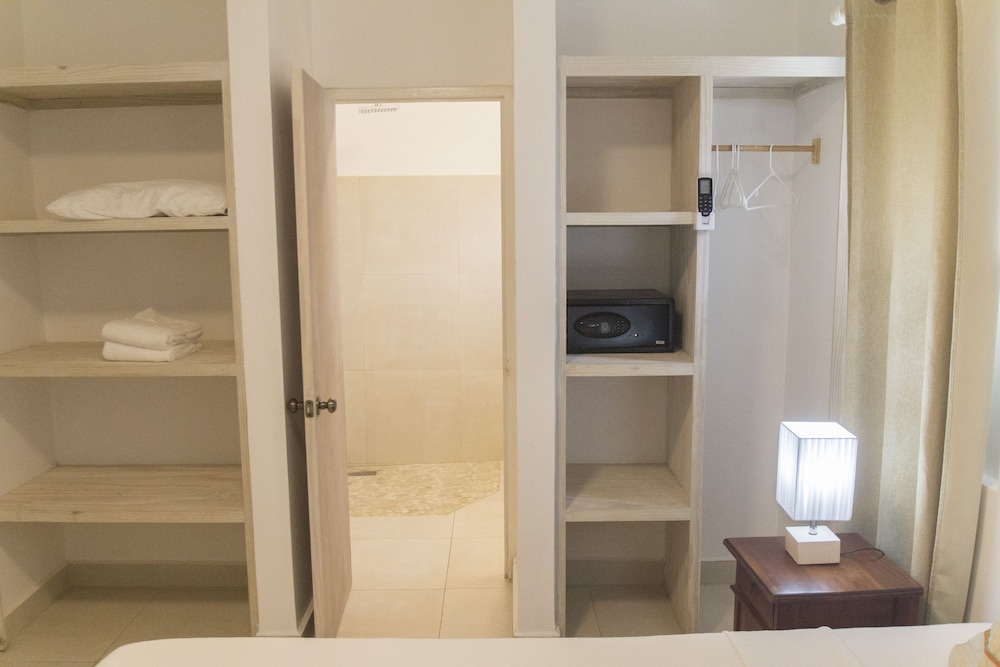 Ocean Spray Beach Apartments 48/50