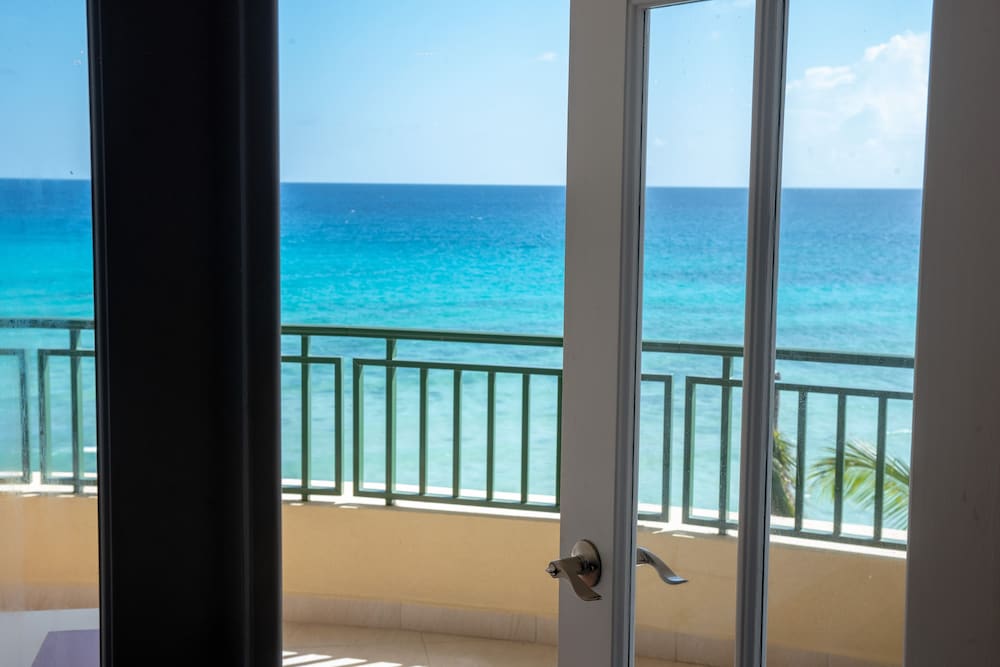 White Sands Beach Condos 36/50