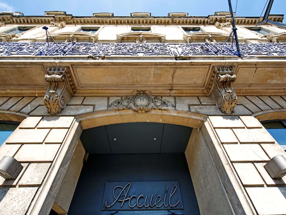 Grand Hotel De la Seine 3/48