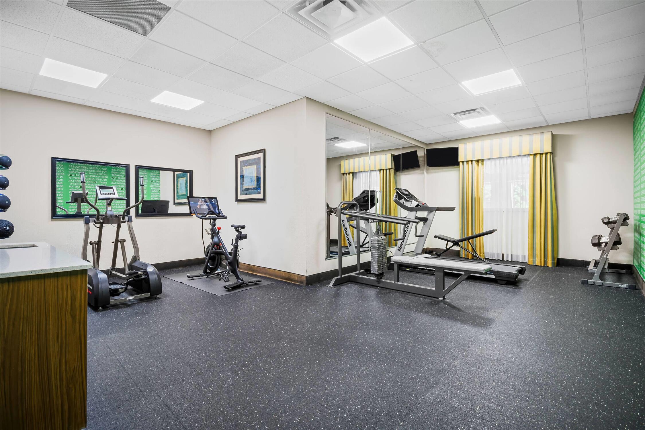La Quinta Inn Suites By Wyndham Stonington Mystic Area 36/59