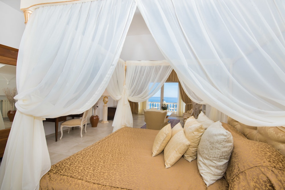 HONEYMOON, SUITE, KING BED, SEA VIEW