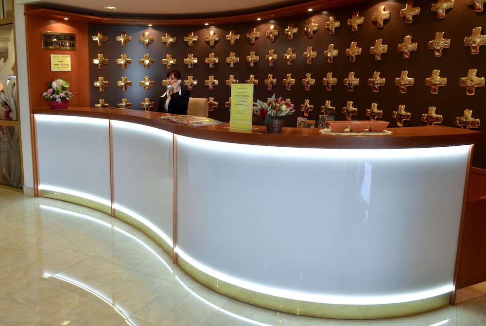Lazensky hotel Pyramida I 31/90