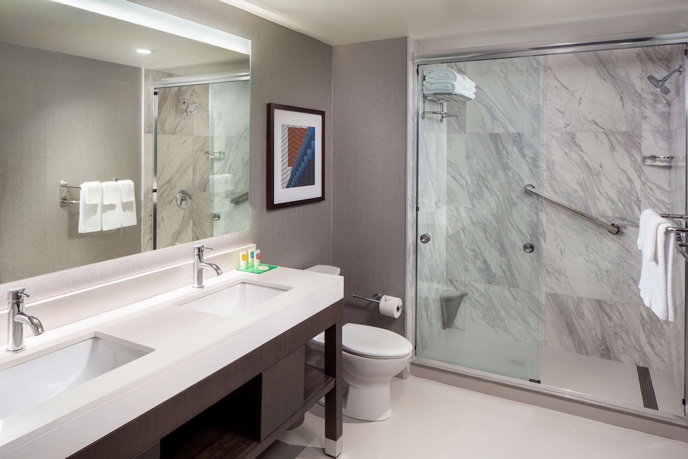 Suite, 2 Queen Beds, Sofa, Accessible, Hyatt Place Poughkeepsie 4/5
