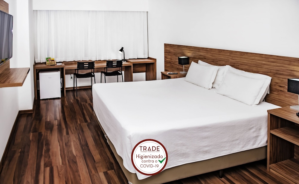 Trade hotel 33/64