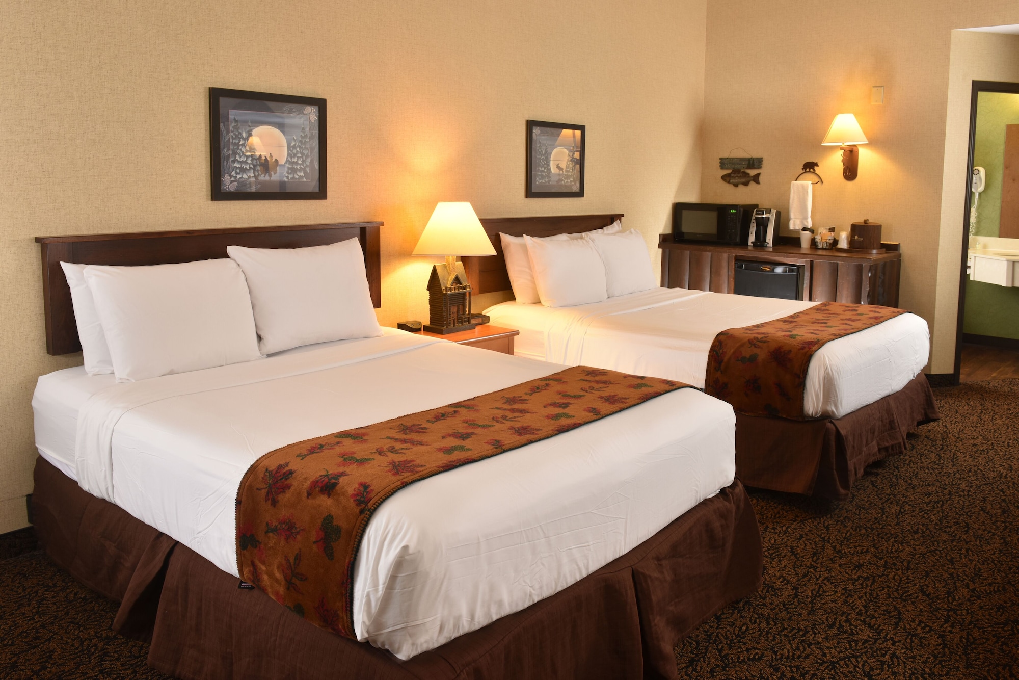 Expanded, 2 Queen Beds