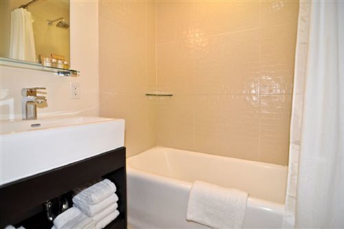 غرفة تنفيذية بسريرين كوين