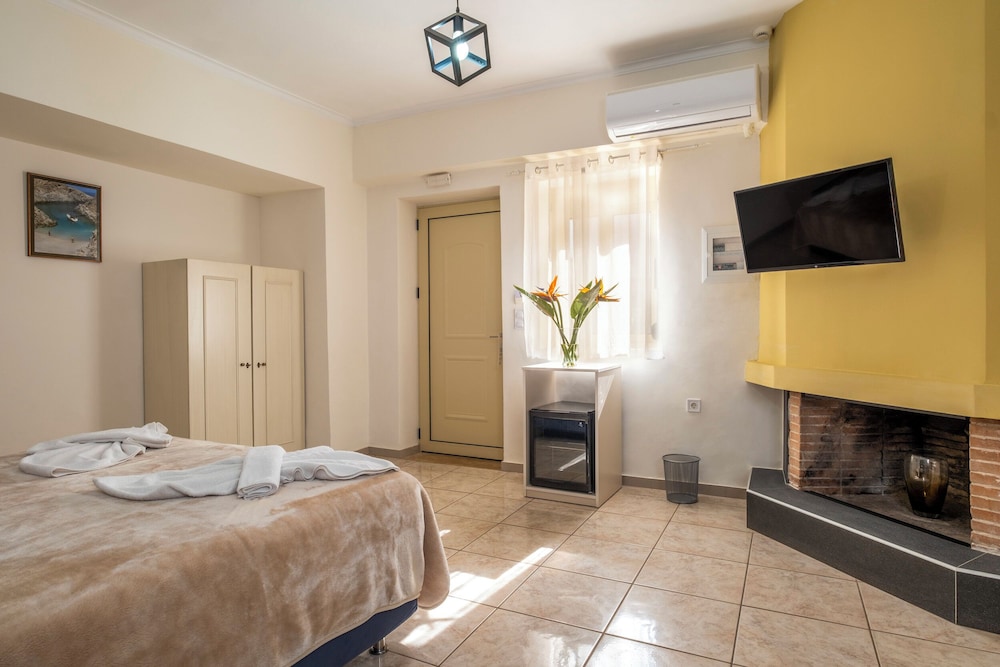Areti Suites 15/50