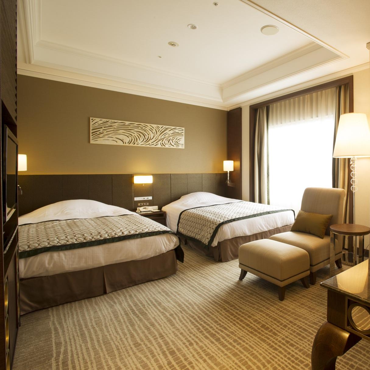 Royal, Suite