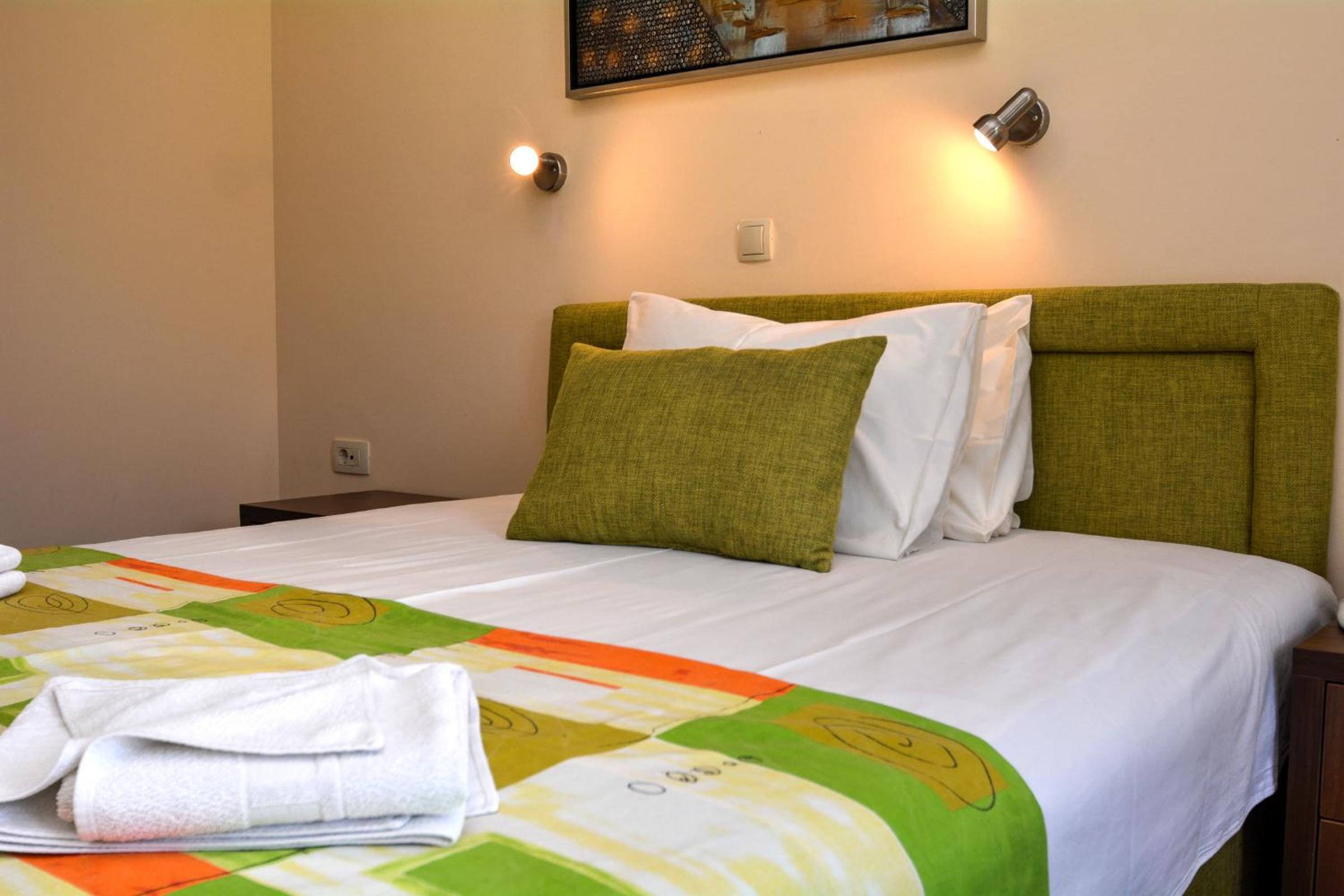 غرفة بسرير مزدوج أو سريرين منفصلين، Hotel Novi 5/8