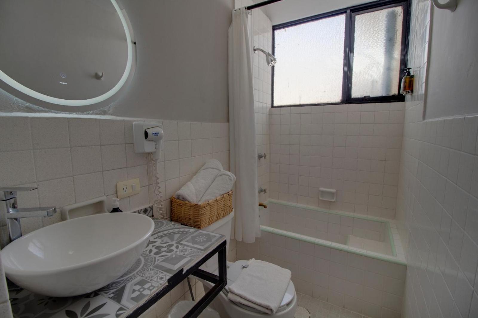 Hostal Punto 79 43/50