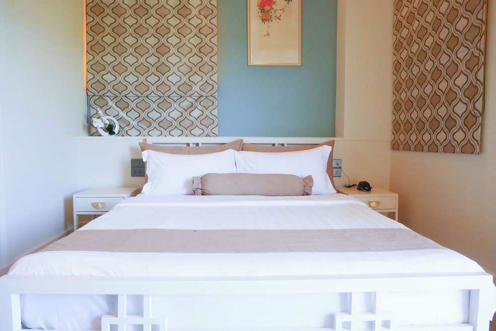Extra, Superior, Queen Bed