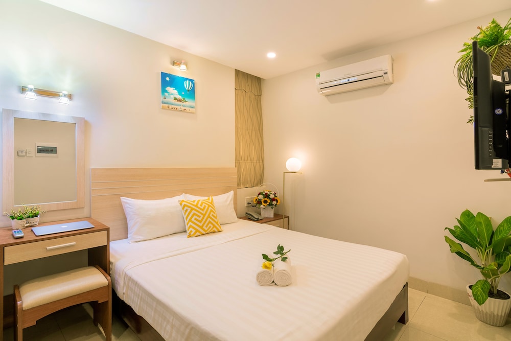 Happy Day Hotel 25/69