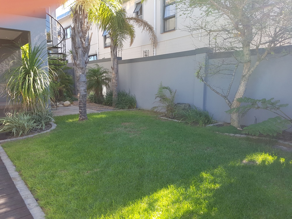 Melkbosch Guesthouse 35/50
