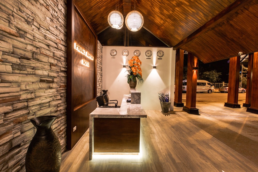 Phuket Airport Hotel 62/74