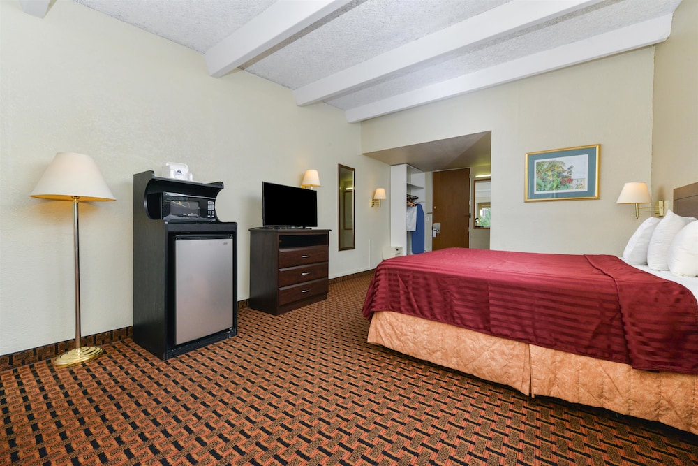 Americas Best Value Inn Sarasota Downtown 15/40