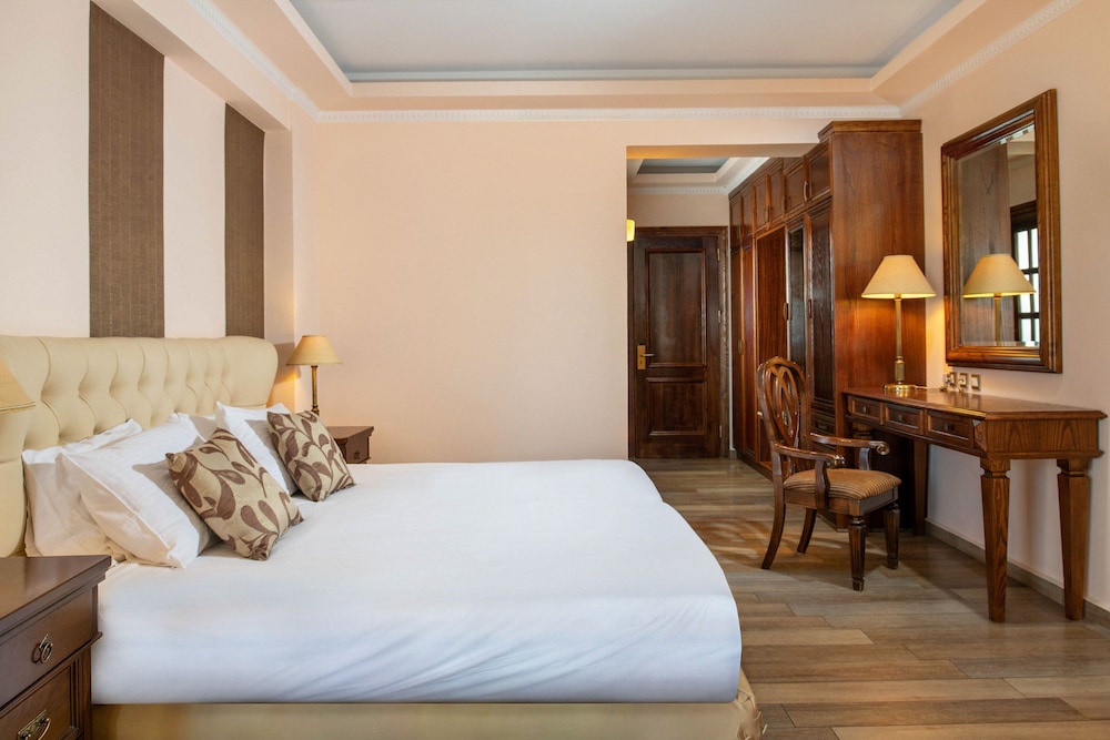 JUNIOR SUITE, POOL AND SEA VIEW