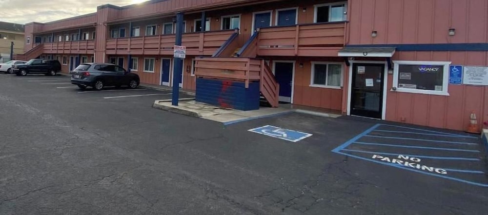 American Inn Grover Beach 42/56
