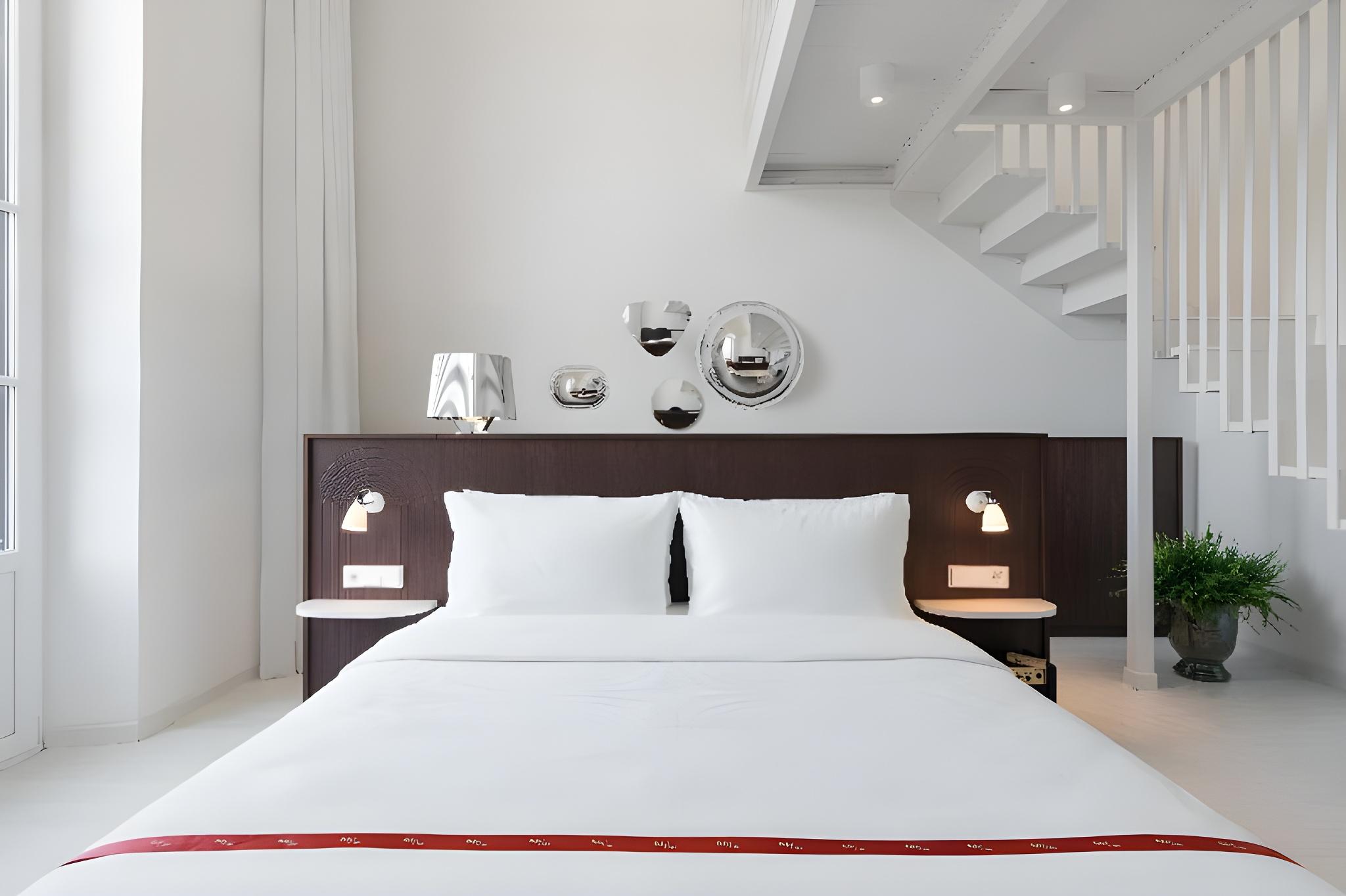 Maisonette, Single