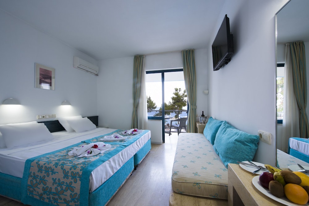 Club Hotel Rama 10/50