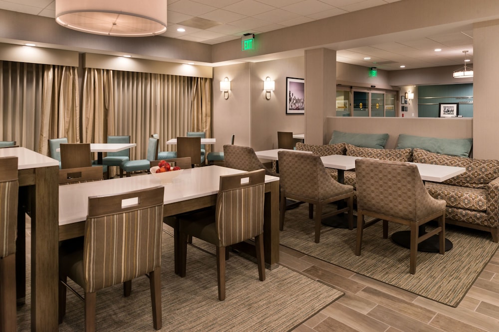Hampton Inn Channel Islands Harbor 40/65